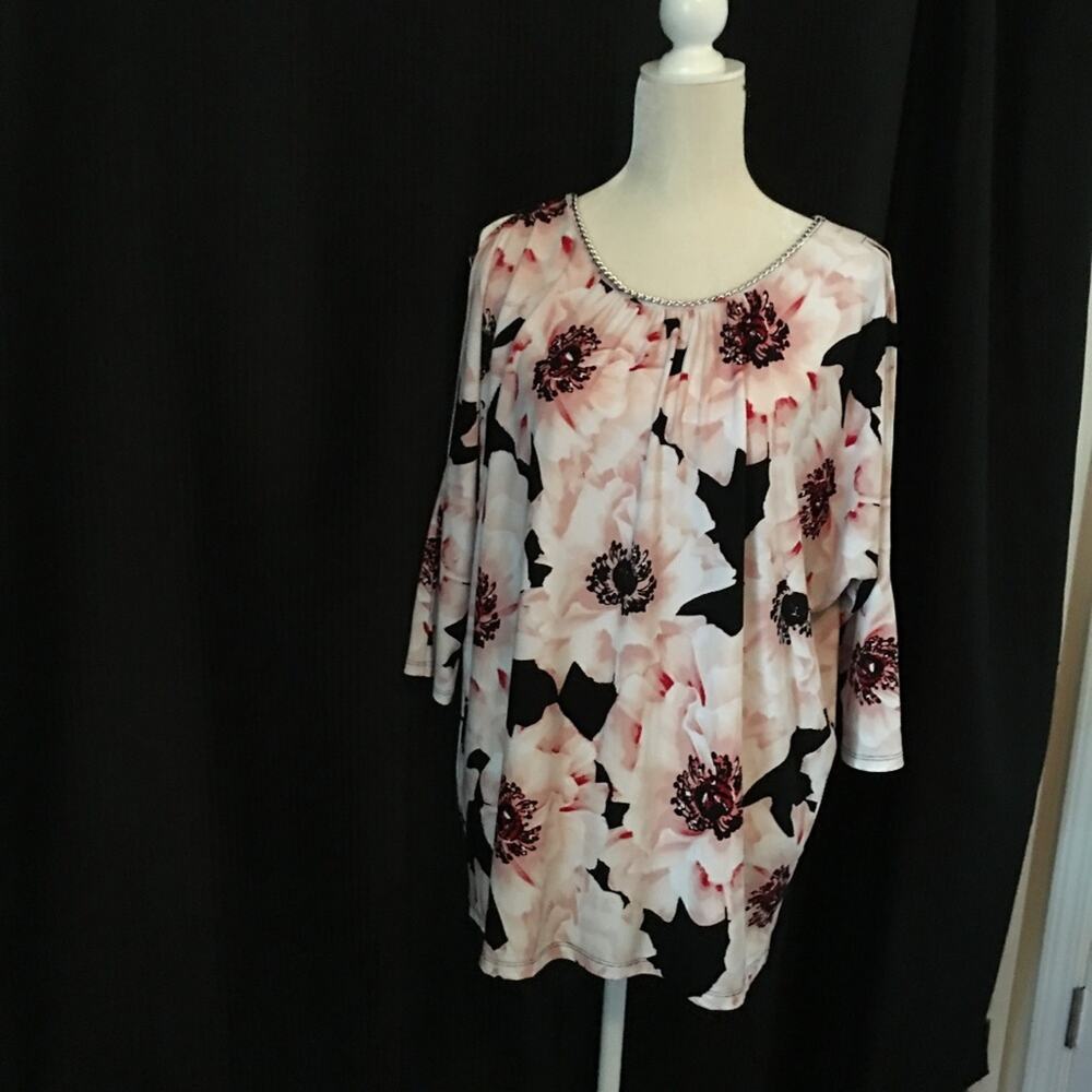 Floral 7th Avenue Blouse with chain trim